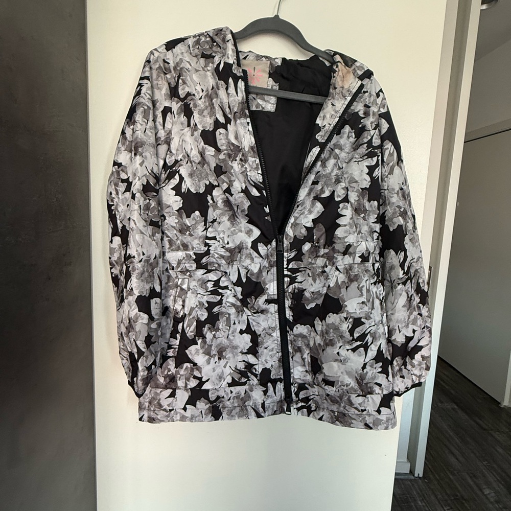 Isaac Mizrahi Floral Black and White Women's Jacket - Picture 2 of 4